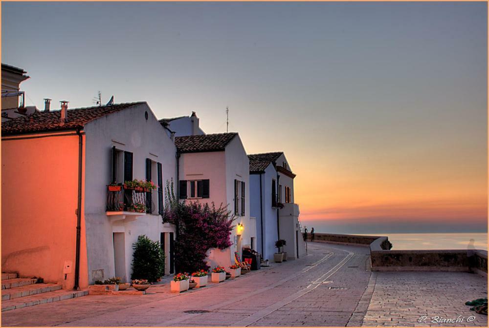 La Casa Sotto L'Arco Appartement Termoli Buitenkant foto