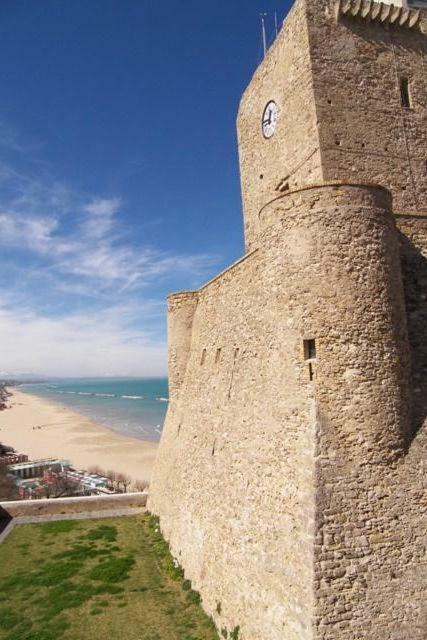 La Casa Sotto L'Arco Appartement Termoli Buitenkant foto